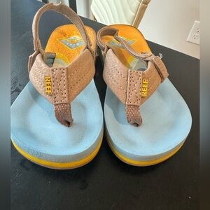 Reef little Hi boys sandals size 7/8